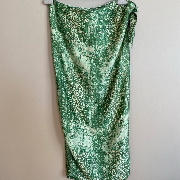 Zara Green Printed Wrap Skirt with Beaded Waist Size S - Picture 10 of 12